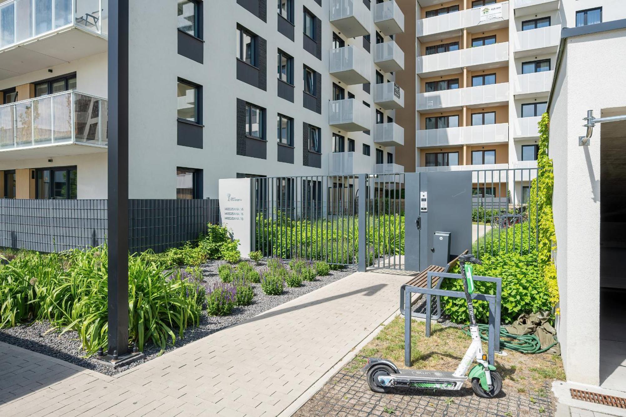 Miedziana Bright Apartment With Balcony And Parking Wroclaw By Noclegi Renters Exterior foto